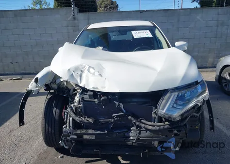 2017 Nissan Rogue S z USA, uszkodzony, nr VIN JN8AT2MT8HW136224